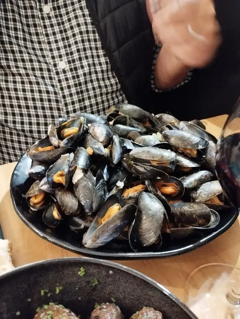 Catherine Gui_Les Quais_Meythet_review