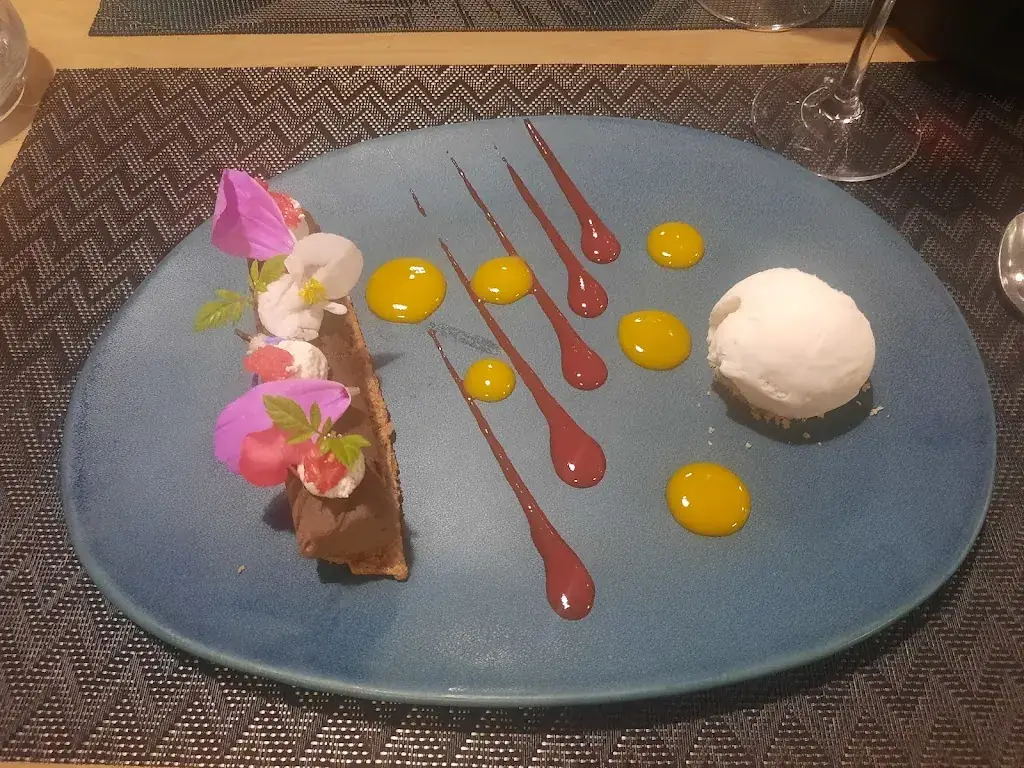 Sally Irvine_La Salamandre_Sorède_review