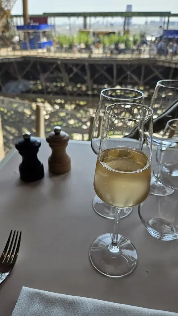 Menu_Madame Brasserie - Tour Eiffel_Paris_image_9