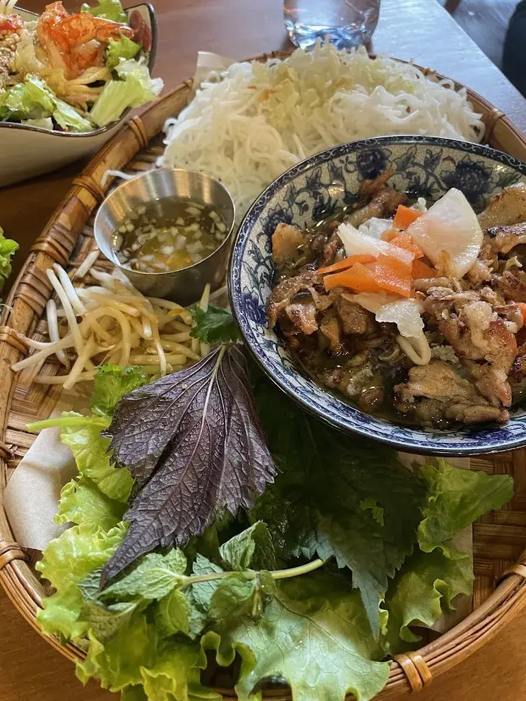 Bo Nawacharee_Com Restaurant_Paris_review