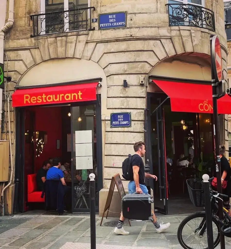 Com Restaurant_Paris_slider_image_1