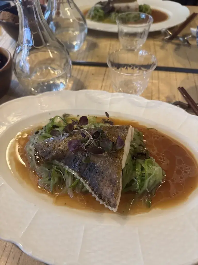 Zhan Wei Goh_Le Cheval d'Or_Paris_review