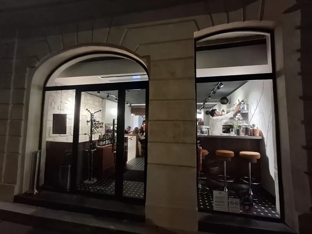 19 SAINT ROCH. Restaurant in Paris