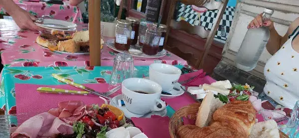 Ανδριάνα Κουτσανδρέα_Tatie Cherry_Sète_recensione