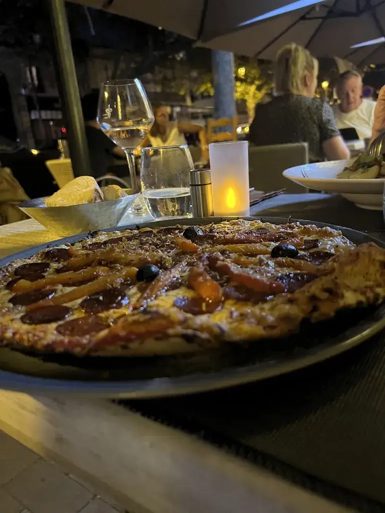 paul scott-griffiths_La Table de Laura_Sète_review