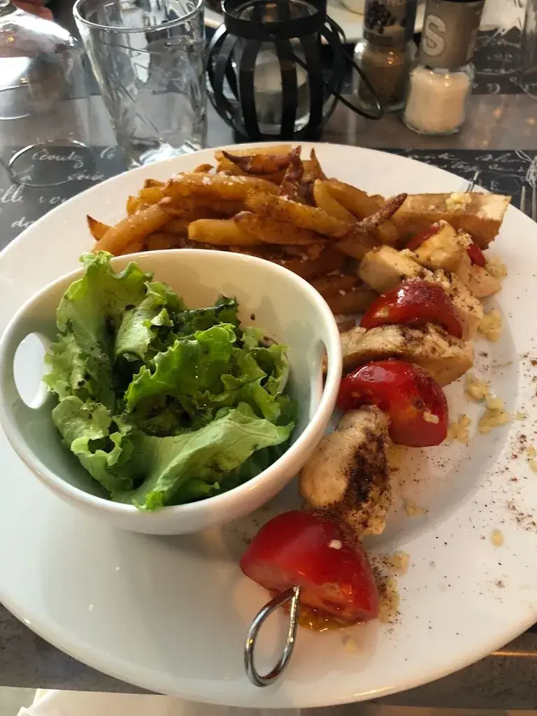 Paula Medina_Chez Mino_Sète_review