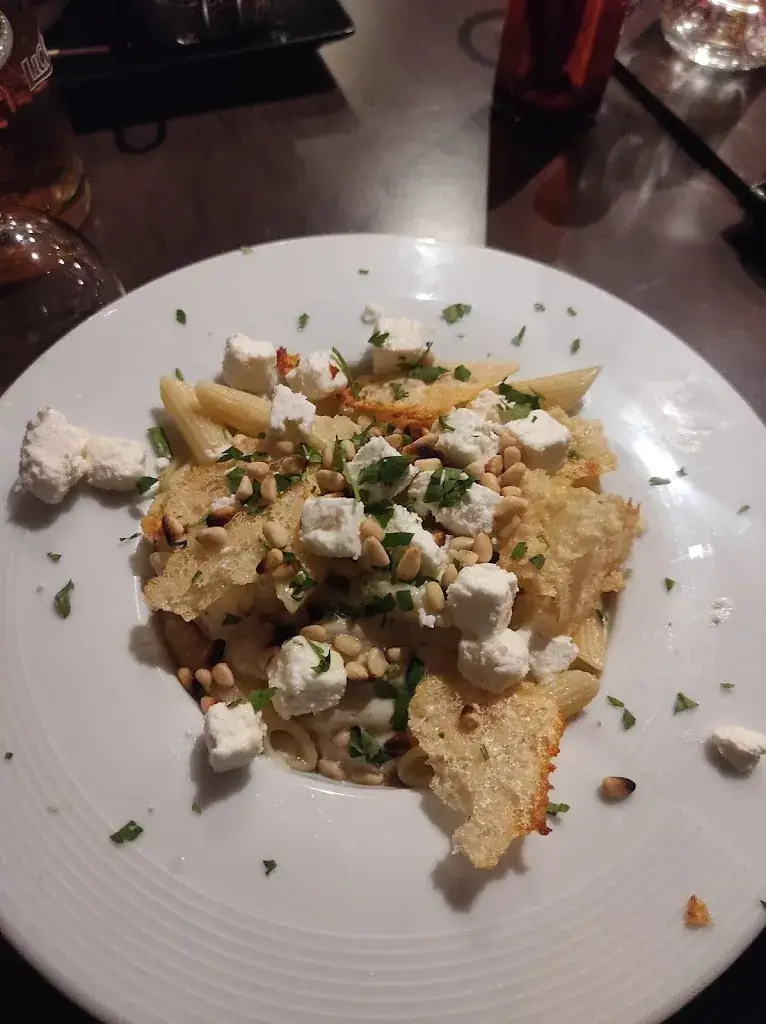 Satanick Kinnie_Atmosfera_Sète_review