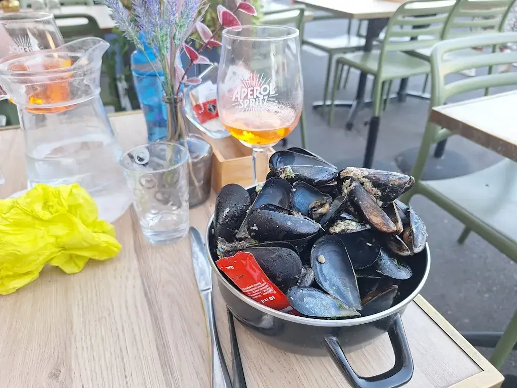 L'aquentine_Sète_slider_image_3