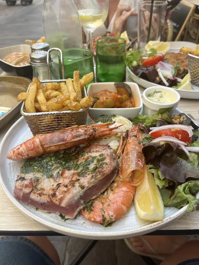 Jocelyn Delluc_Nomade_Sète_review