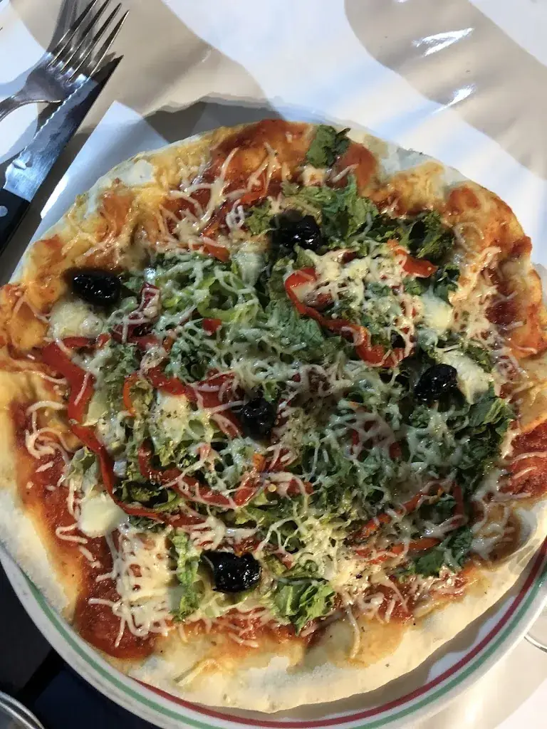 Manon Debayle_Chez Laurent et Cathy Pizzeria_Sumène_review