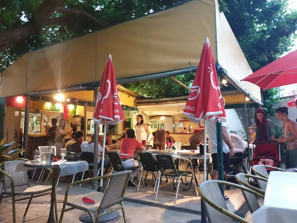 Chez Laurent et Cathy Pizzeria restaurant in Sumène