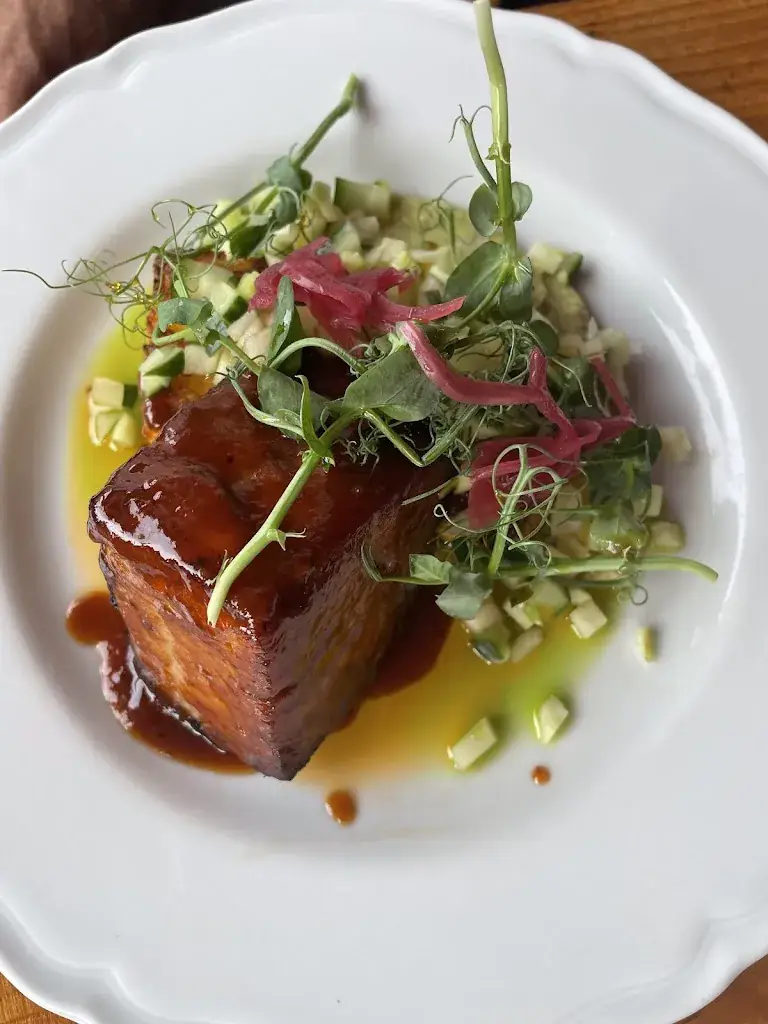 andrea sutherland_Cabanon Sauvage_Puycelsi_recensione