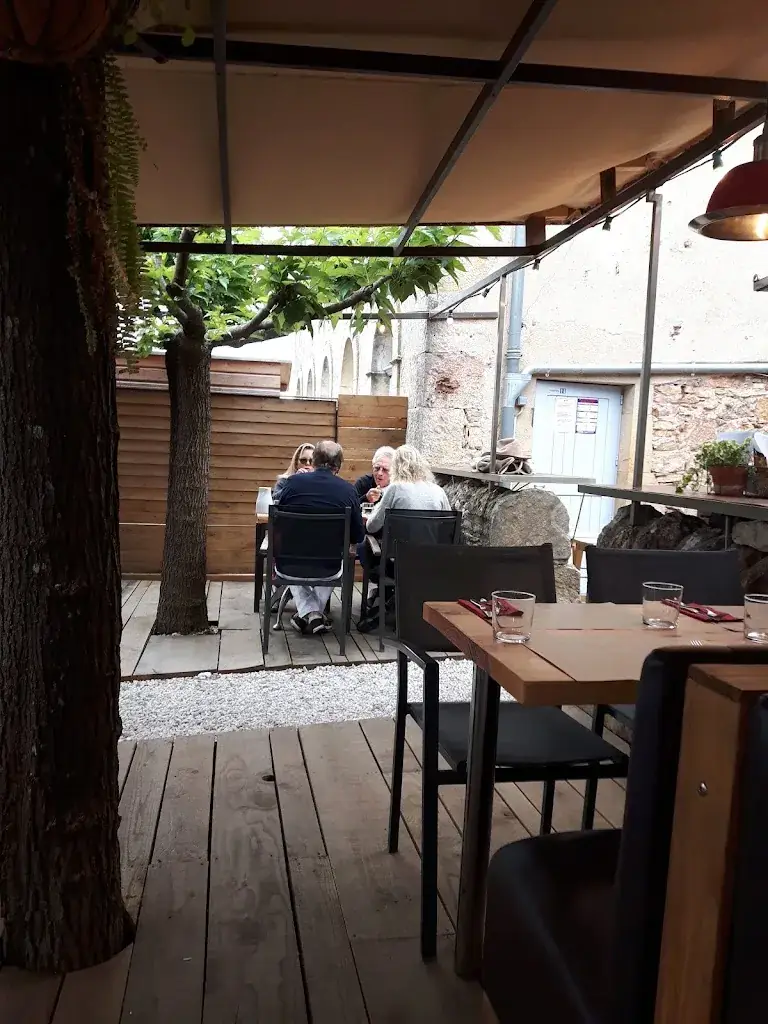 Cabanon Sauvage_Puycelsi_slider_image_1