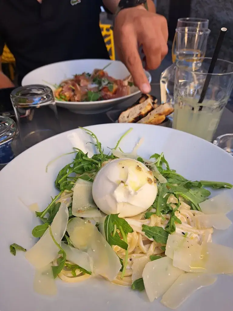 Zoé Arnaudin_Trattoria DEL GUSTO_Tavel_Bewertung