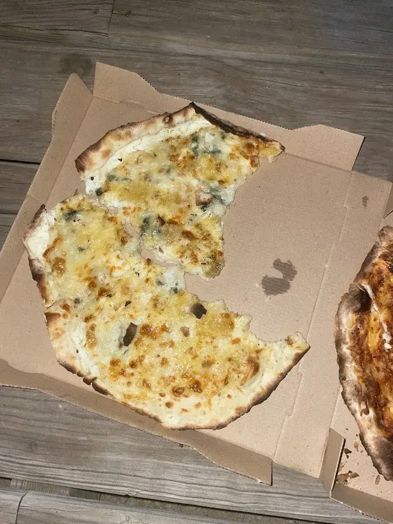 Pizzeria Le Pascalou TEYRAN_Teyran_slider_image_2