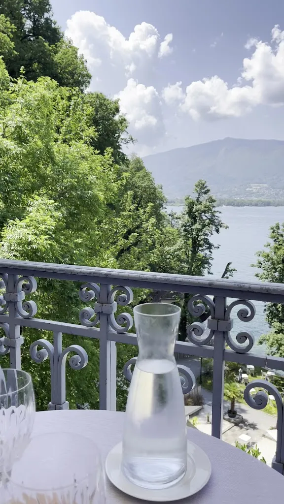 Lou Travel_Palace Beach Restaurant_Menthon-Saint-Bernard_review