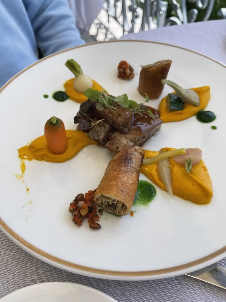 Palace Beach Restaurant_Menthon-Saint-Bernard_slider_image_2