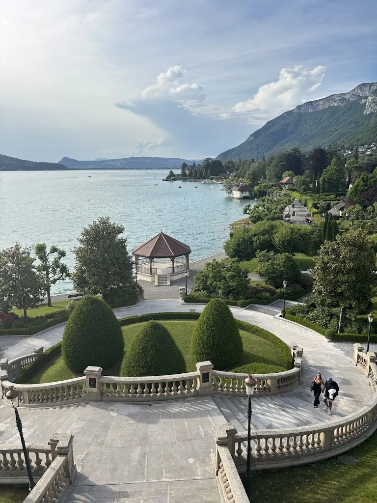 Palace Beach Restaurant_Menthon-Saint-Bernard_slider_image_3