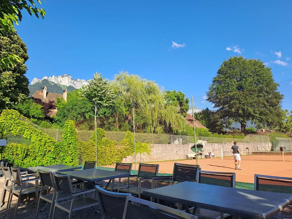 Anna Stogdon_Restaurant Des Tennis_Menthon-Saint-Bernard_review