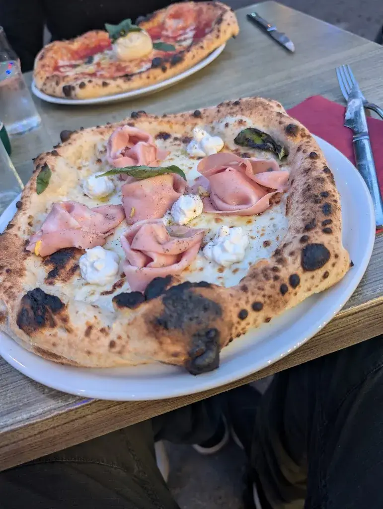 Christian Studer_🍝 Casa Pezzella - Restaurant sommières - Cuisine Traditionnelle et Authentique Napolitaine 🍝_Sommières_review