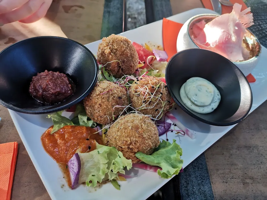 Nounta_La Villa Héloïse_Sommières_review