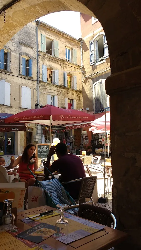 Ian Broughton_La Farandole_Sommières_review