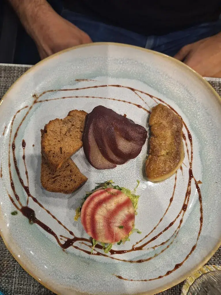 Alexia Stella_Le Nulle Part Ailleurs_Sommières_review