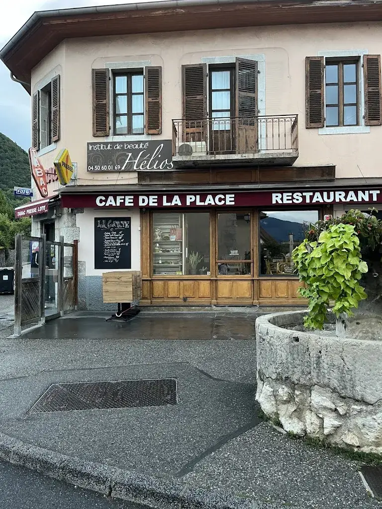 Café de la Place restaurant in Menthon-Saint-Bernard