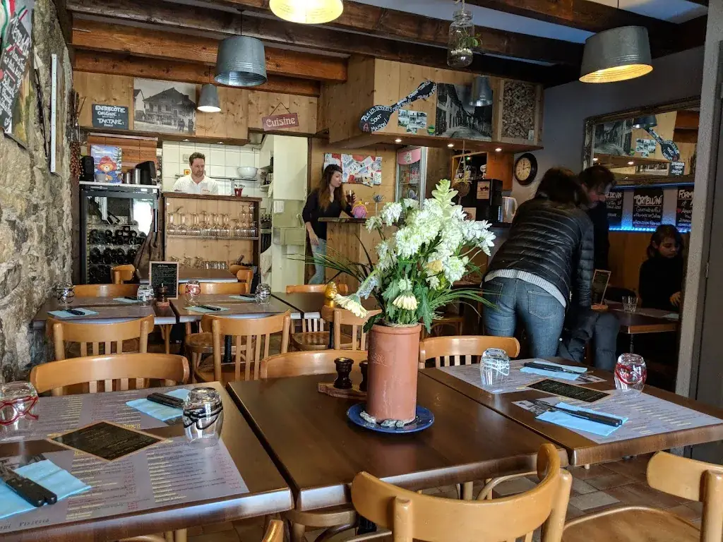 Paul Beadle_L'Imprévu_Menthon-Saint-Bernard_review