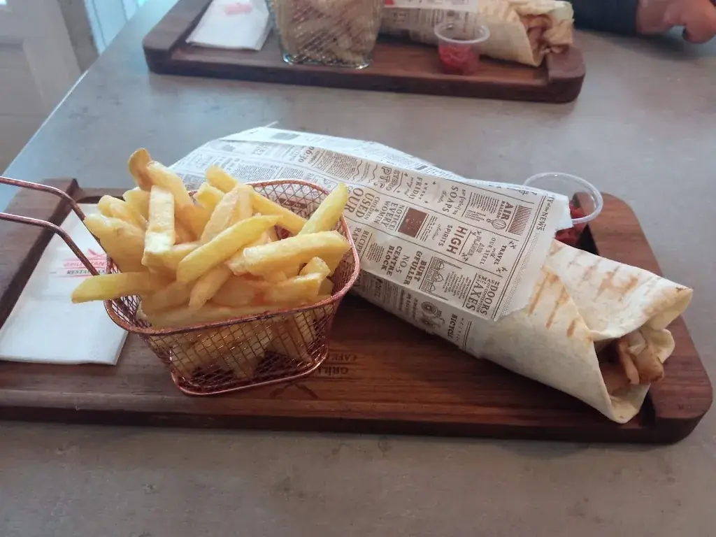 Louise Smith_Istanbul Restaurant_Souillac_review