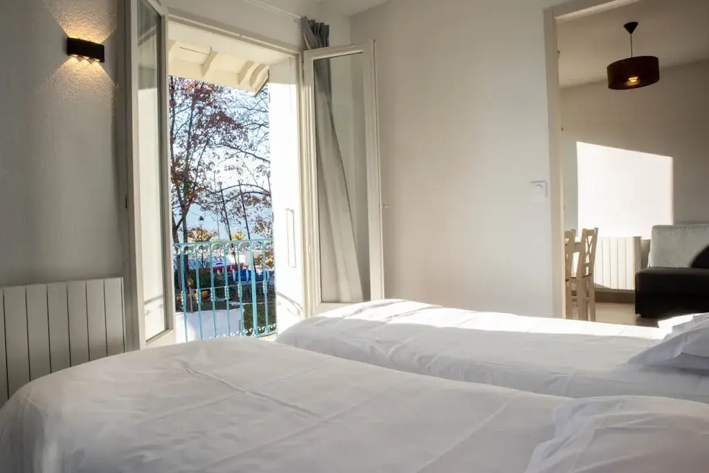 The Flower Pavilion_Menthon-Saint-Bernard_slider_image_2