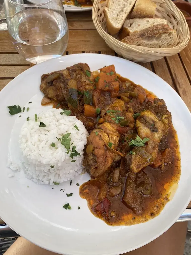 elisa arab_La Presk'île_Souillac_review