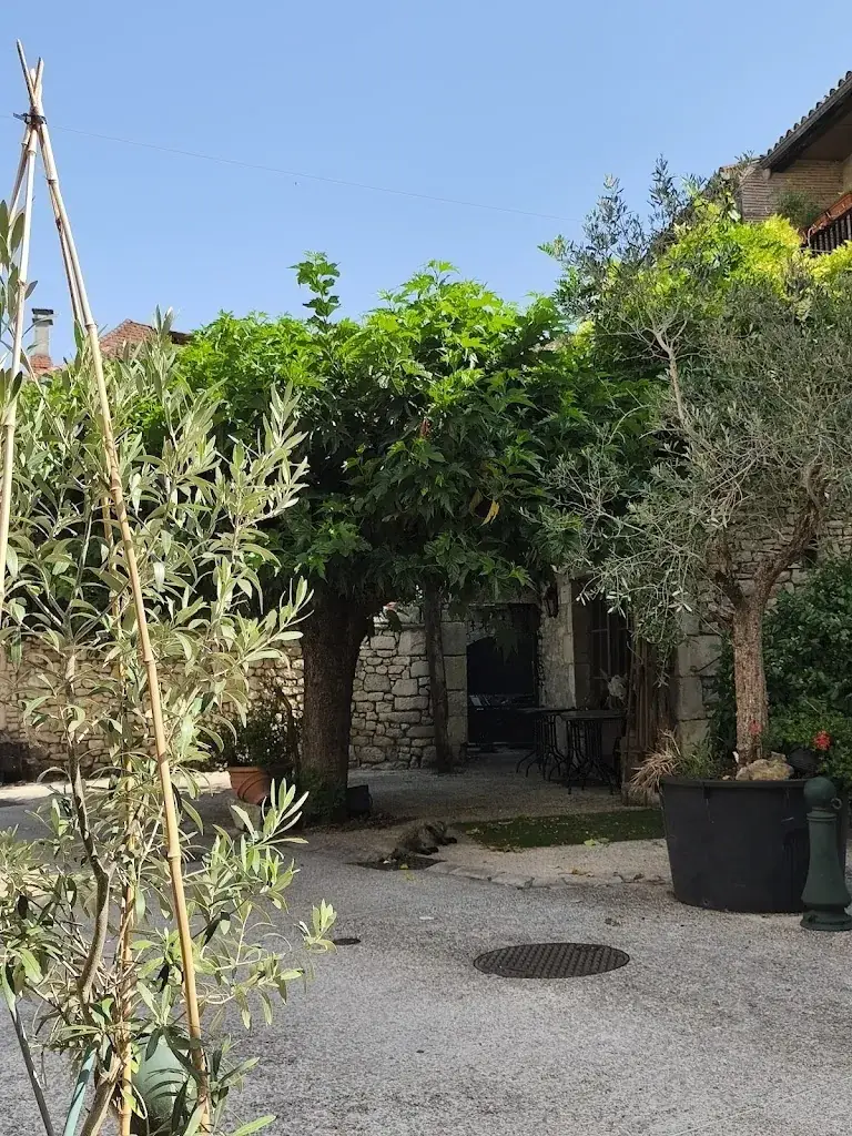 E M_Chez Claudine_Souillac_review