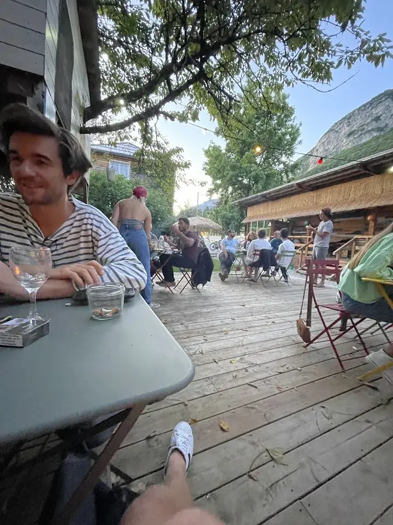 Nicolas Duc-Dodon_La Cabane de Menthon_Menthon-Saint-Bernard_review