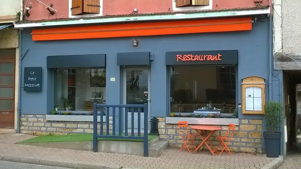 Le petit Mézériat restaurant in Mézériat