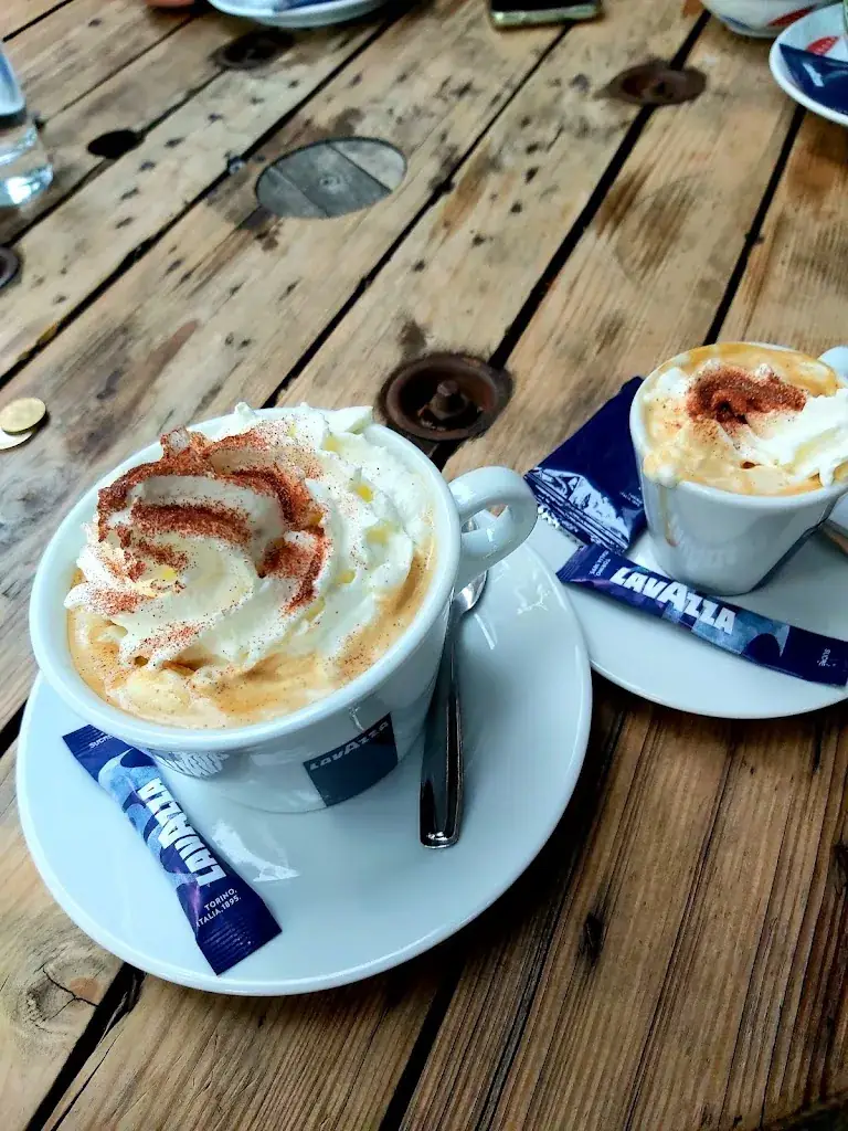 Le Tourb'art Café restaurant in Tourbes