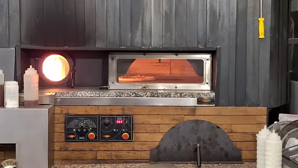 L'épi'zzas_Lalanne-Trie_slider_image_2