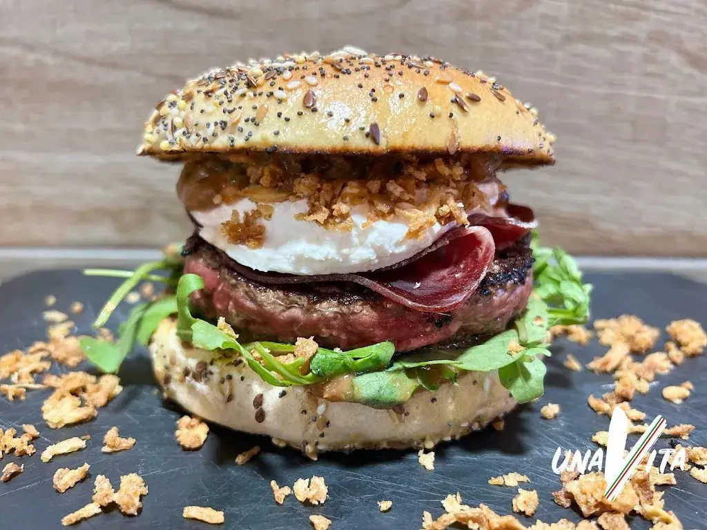 UNAVITA Vestric restaurant_Vestric-et-Candiac_slider_image_2