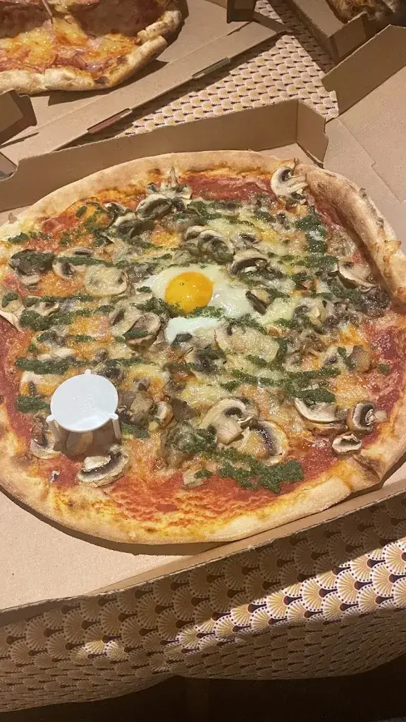 Patricia Muhanna_Pizza et… pas plus_Uchaud_review