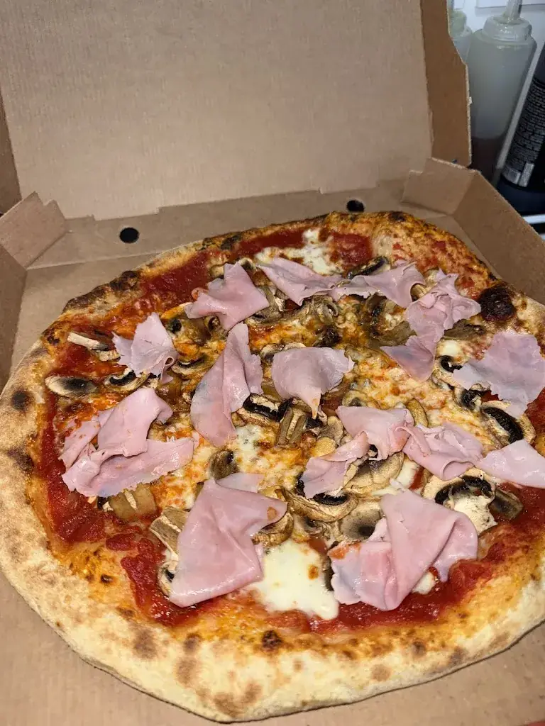 Pizza et… pas plus_Uchaud_slider_image_2