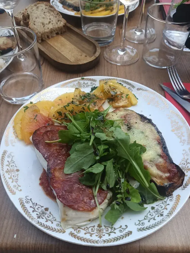 Yannick Coneim_Cave carton rouge_Vacquiers_review