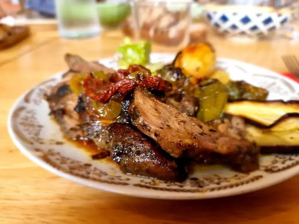 Cave carton rouge_Vacquiers_slider_image_3