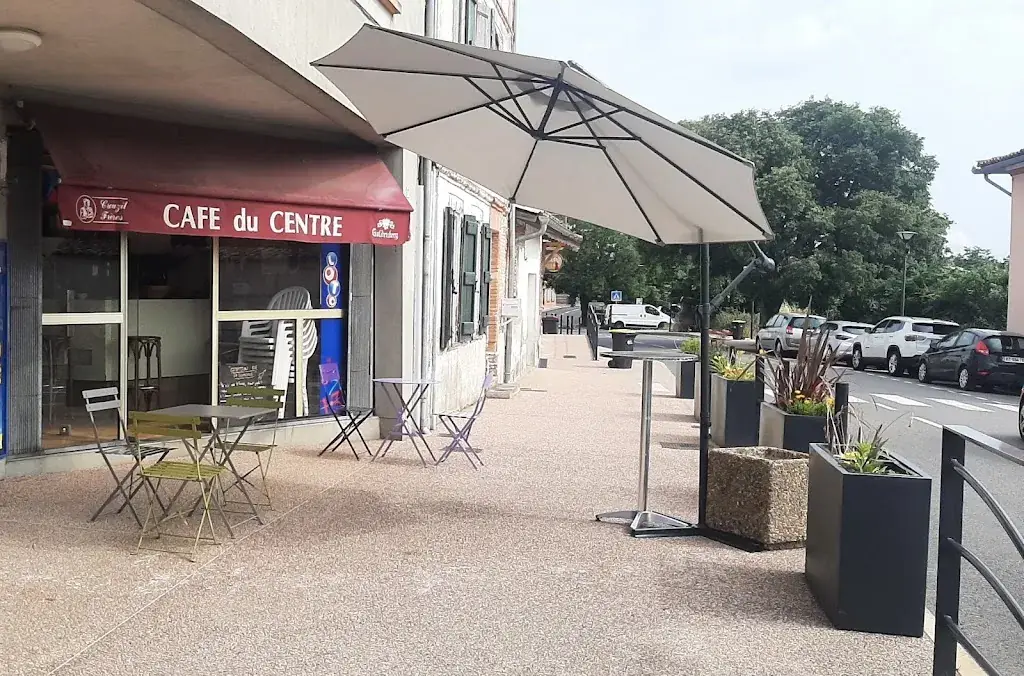 Cafe Du Centre_Vacquiers_slider_image_1