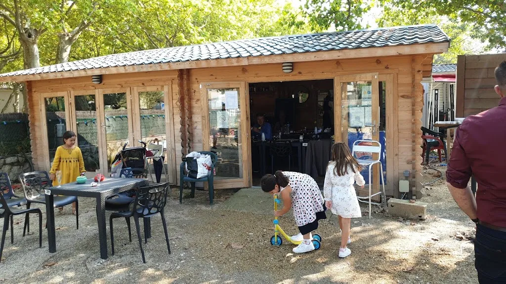 La guinguette bohème du Cabaret Neuf_Vallabrègues_slider_image_3