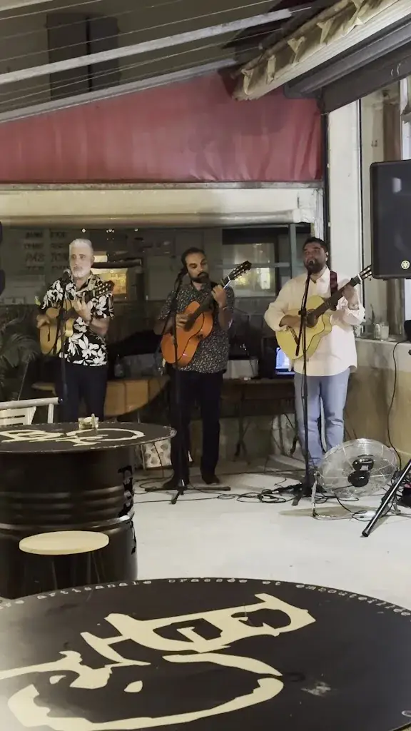 Bar du Cours_Vallabrègues_slider_image_2