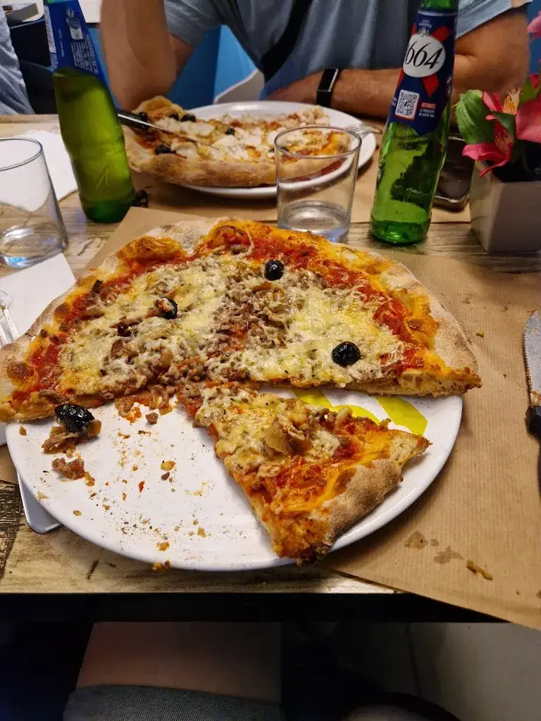Leonie Bierhuizen-Turk_Pizzéria le Camalou_Vallabrègues_review