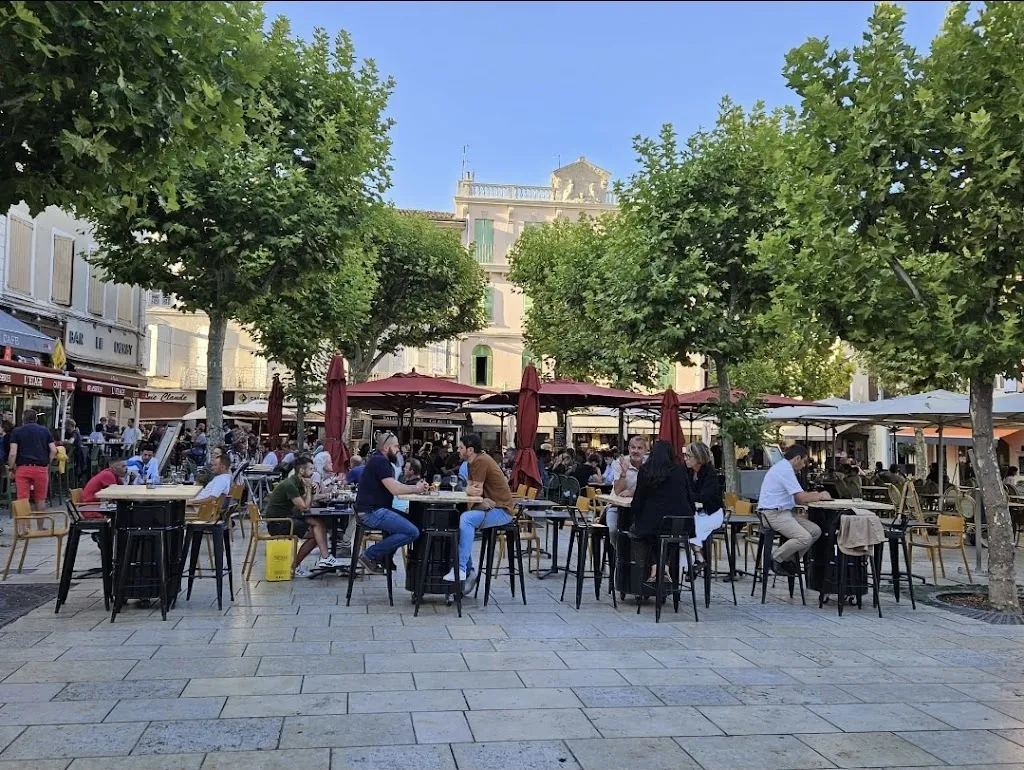 Les Bons Vivants ristorante a Valence