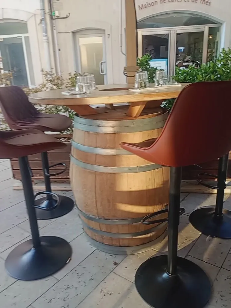 Les Bons Vivants_Valence_slider_image_2