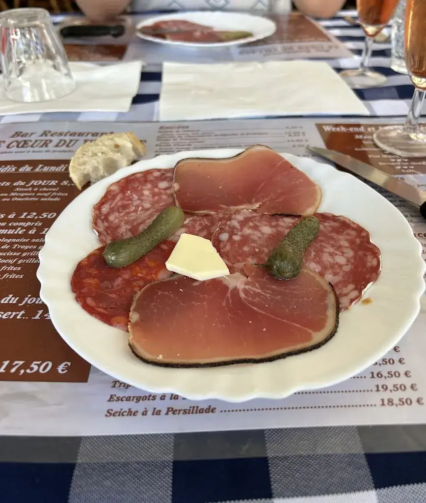 53,594 Zᴏᴍʙɪᴇs ᴛᴜᴇ́s._Cafe Restaurant Le Coeur du village_Varilhes_review