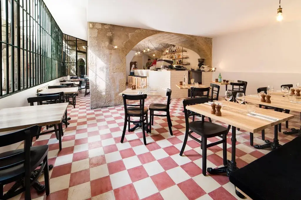 TEN Restaurant in Uzès